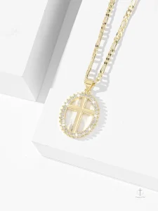 Accessoire Élégant : Croix Ovale Dorée