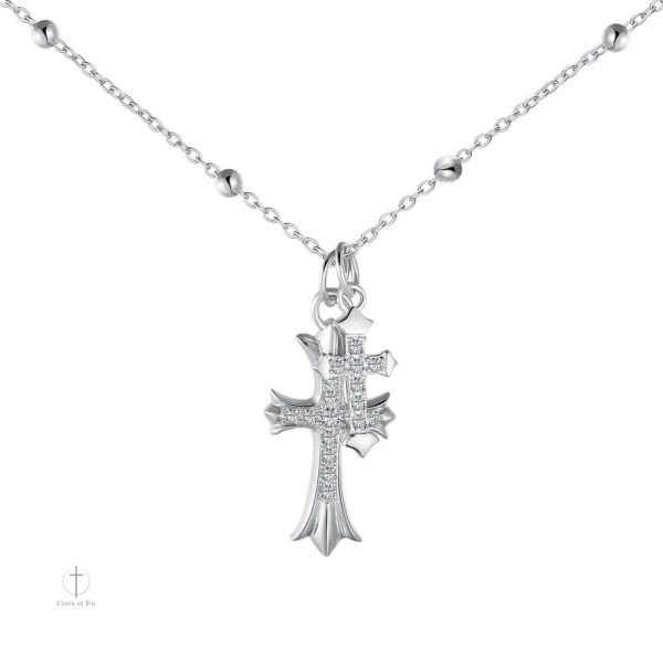 Accessoire tendance : collier croix en duo