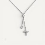 Collier Ajustable en Croix avec Détails en Zircons