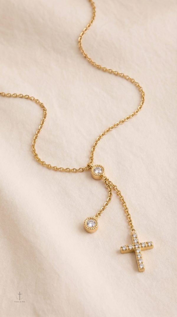 Collier avec Croix Stylisée et Zircons