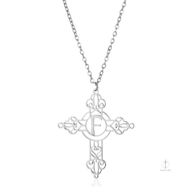 Collier Croix élégant et distinctif