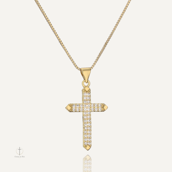 collier-croix-prestige-doree-1 Collier Croix Prestige Dorée en métal doré élégant