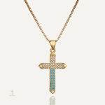Collier en croix dorée au design raffiné