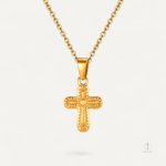 Collier Croix Relief Vintage élégant en métal