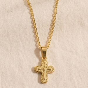 Accessoire vintage croix, style unique et tendance
