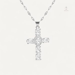 Bijou croix avec détails en zirconium scintillant