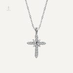 Collier Croix en or rose élégant et moderne