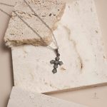 Collier original croix, accessoire incontournable pour tous