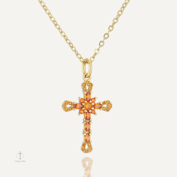 Collier Croix Éclat en design royal