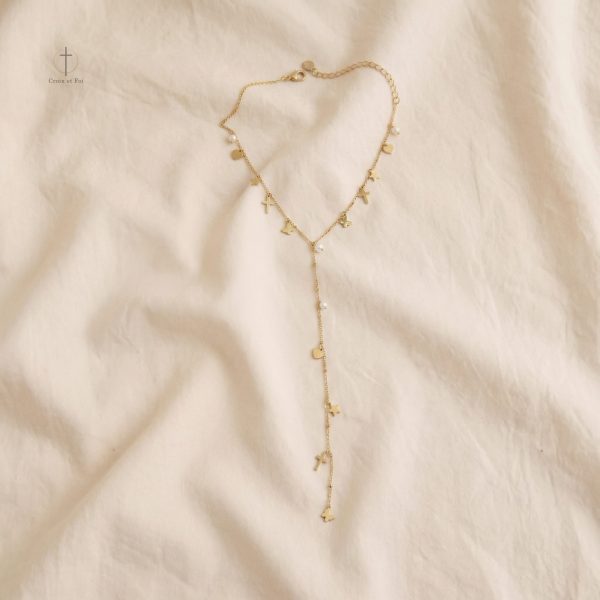 Collier sautoir chic avec croix décorative