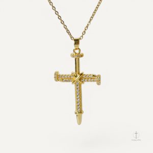 Collier Croix Scintillante en argent avec pendentif élégant