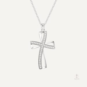 Collier Croix Torsadée élégant en métal