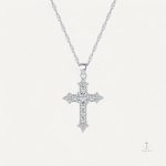 Bijou de cou Croix Traditionnelle intemporel
