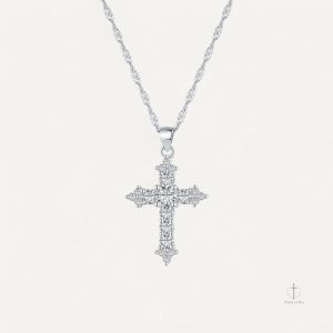 Bijou de cou Croix Traditionnelle intemporel