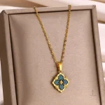 Collier Croix Trèfle en métal élégant
