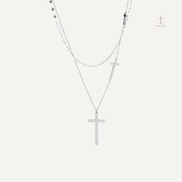 Collier Croix Trinité en acier inoxydable élégant