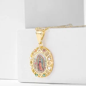 Collier doré avec croix et Vierge Marie