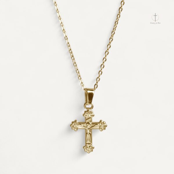 Collier Crucifix Doré élégant en métal doré