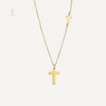 Collier Croix Double Design élégant et moderne