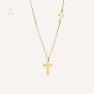 Collier Croix Double Design élégant et moderne