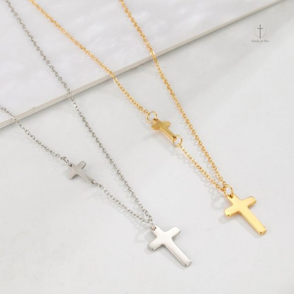 Collier Croix moderne, parfait pour toutes occasions