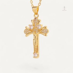 Collier Croix en Zirconium avec Pendentif Élégant