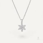 Collier tendance inspiré de la neige et de l'hiver