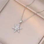 Collier unique avec design flocon de neige stylisé