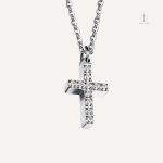 Collier Croix minimaliste avec design élégant