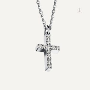 Collier Croix minimaliste avec design élégant