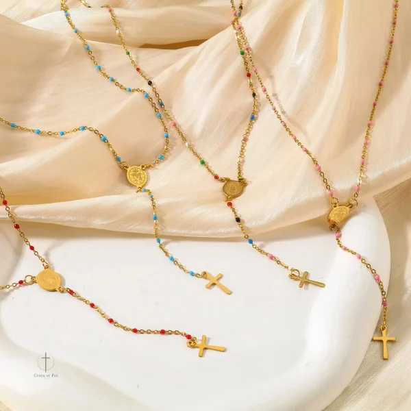 Collier élégant avec penditif Vierge Marie