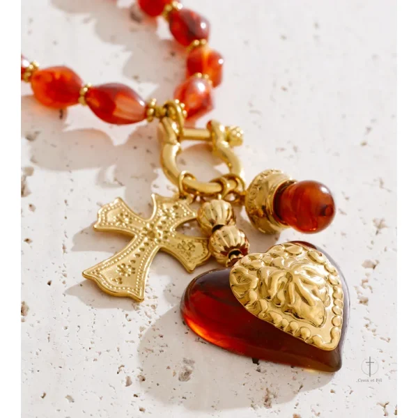 Accessoire mode : collier avec croix et cœur en breloques