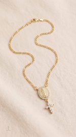 Accessoire religieux, collier Vierge et croix