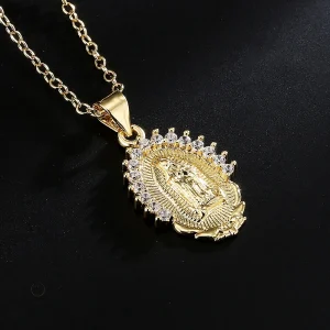 Collier croix doré avec motif de la Vierge Marie