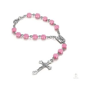 Accessoire chic, dizainier en croix rose