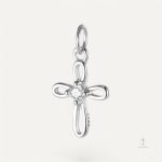 Bijou élégant en croix, argent et détails en zirconium