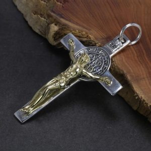 Pendentif en Croix en argent bicolore au design élégant