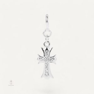 Pendentif en croix raffiné, idéal pour un cadeau spécial