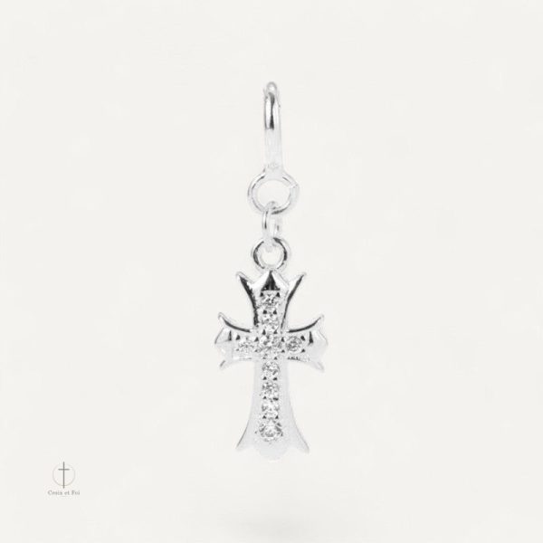 Pendentif en croix raffiné, idéal pour un cadeau spécial