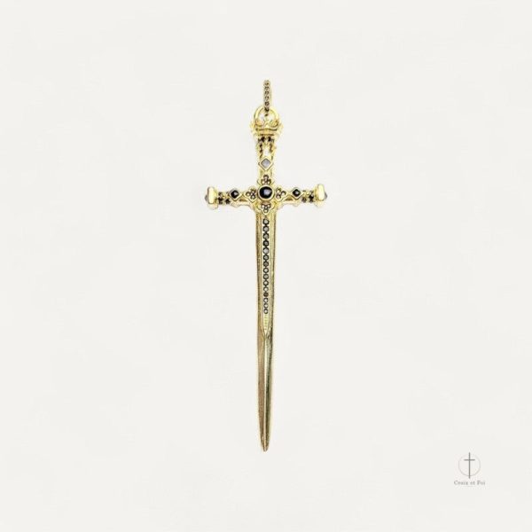 Pendentif croix épée en métal élégant