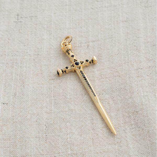 Pendentif croix épée avec finition brillante