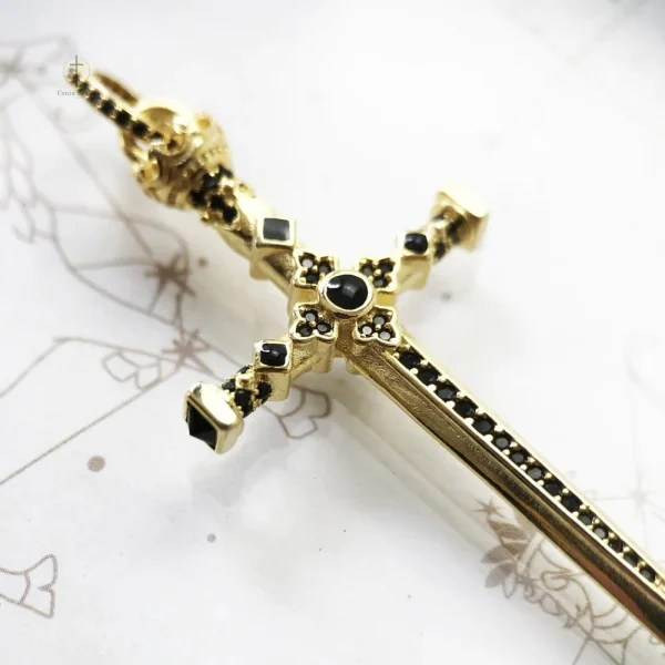 Pendentif croix épée accessoire tendance