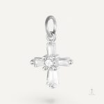 Bijou croix romane, élégance intemporelle en pendentif