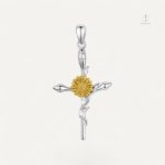 Pendentif Croix Tournesol en argent, design floral élégant