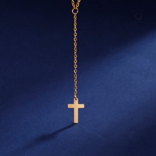 Collier croix minimaliste pour un look raffiné