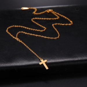 Bijou simple : petit collier croix à porter au quotidien