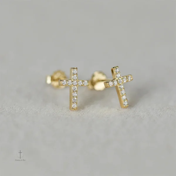 Piercing croix élégant avec détails en zirconium
