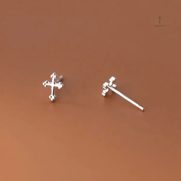 Piercing croix, un choix spirituel et tendance