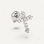 Piercing en forme de croix pour oreilles