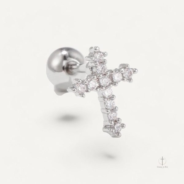Piercing en forme de croix pour oreilles